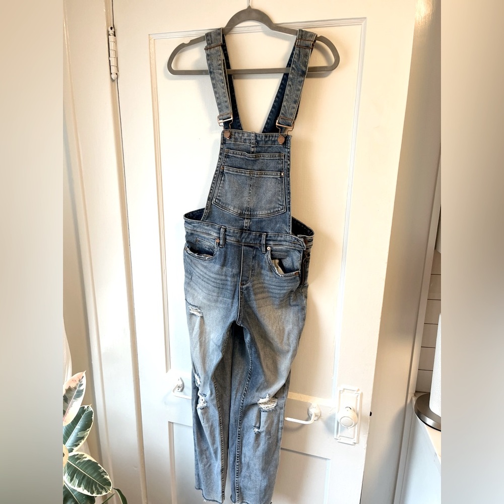 BLANK NYC - Slim Girlfriend Overalls